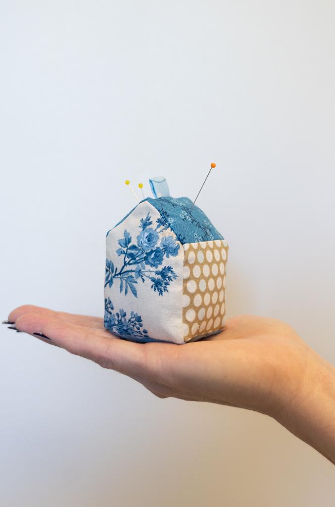 Little Beach House Pincushion PDF (download)