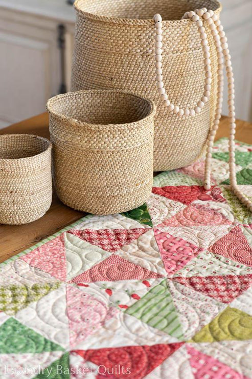 Winter Friends Quilted Laundry Basket NCU0DDK1375