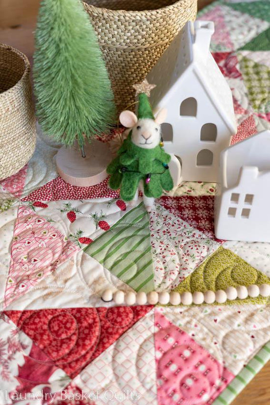 Winter Wish Village Quilted Laundry Basket NCU0NTD1013